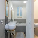 I-host Porta Romana Garden - Tiraboschi ミラノ