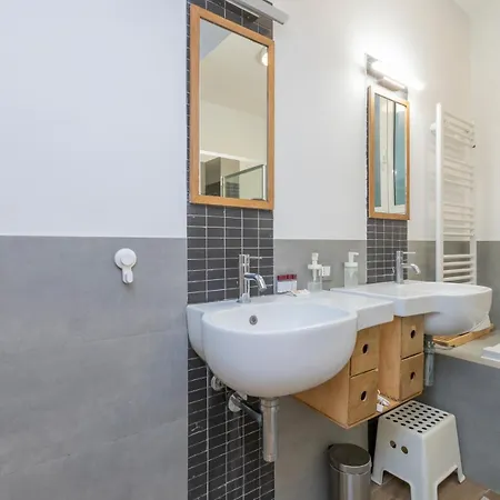 Daire I-host Porta Romana Garden - Tiraboschi
